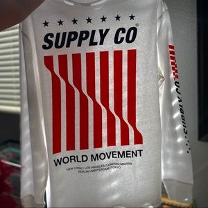 White longe sleeved tee